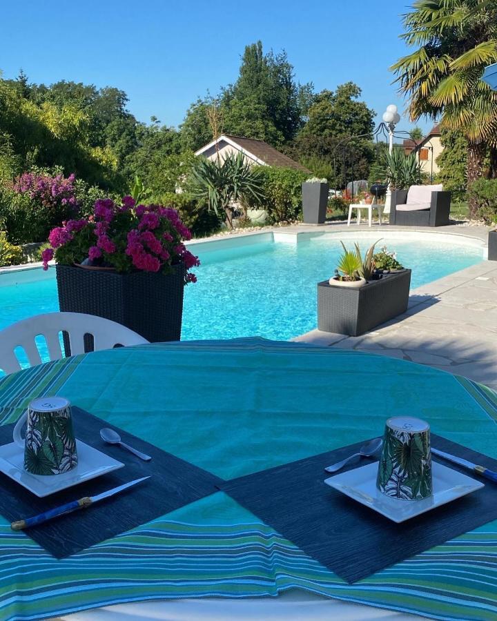 Domaine De La Provencale Bed & Breakfast Saint-Didier-de-la-Tour ภายนอก รูปภาพ