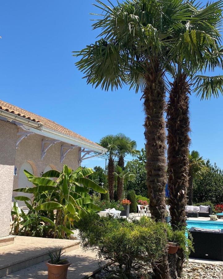 Domaine De La Provencale Bed & Breakfast Saint-Didier-de-la-Tour ภายนอก รูปภาพ